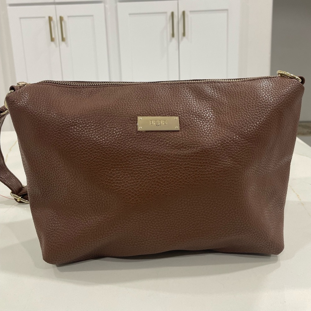 BCBG Paris‎ Pebbled Brown Polyurethane Gold Accent Top Zip Shoulder Bag